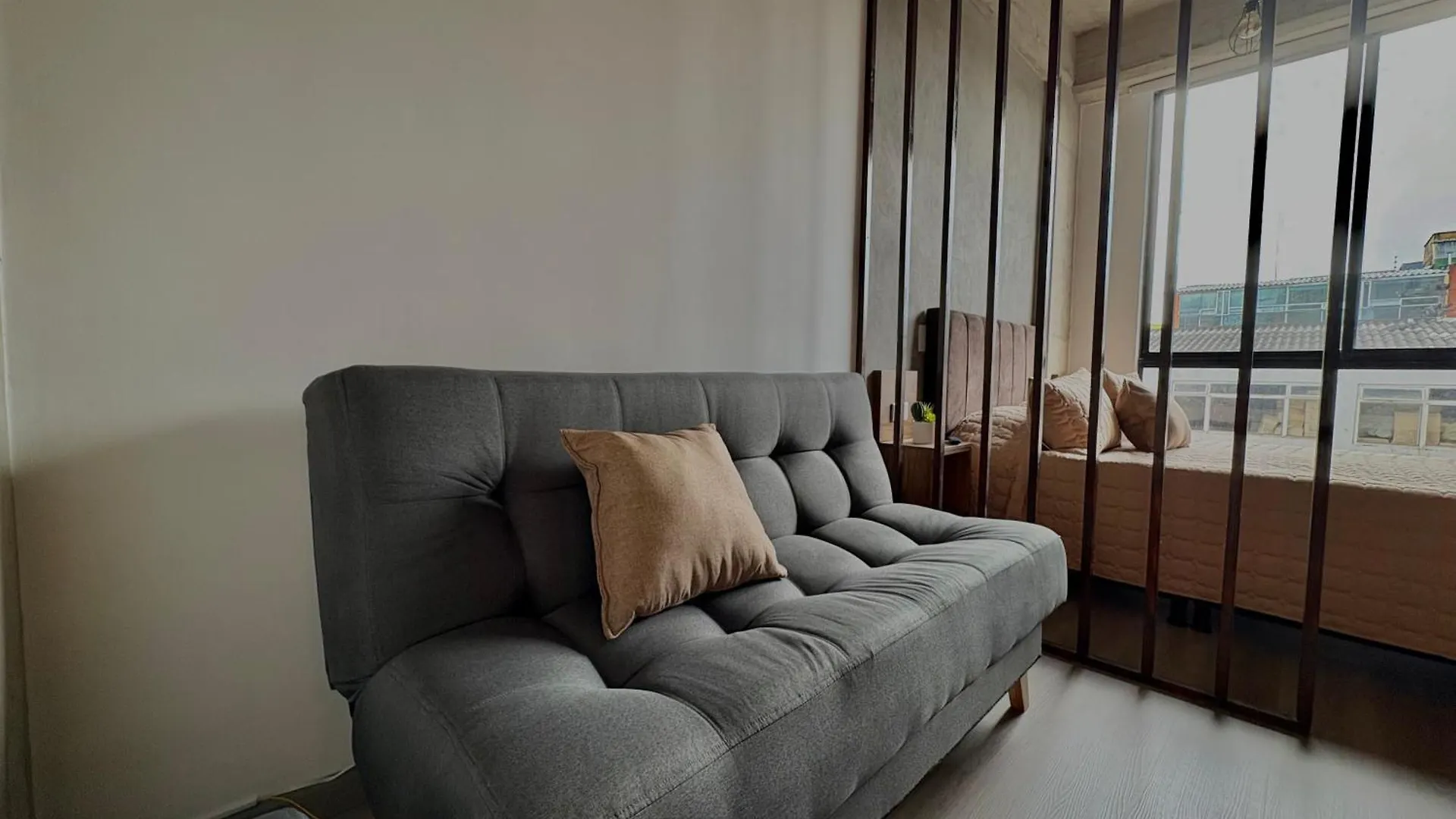 Nuevos Apartamentos En 4991 Loft Lägenhet